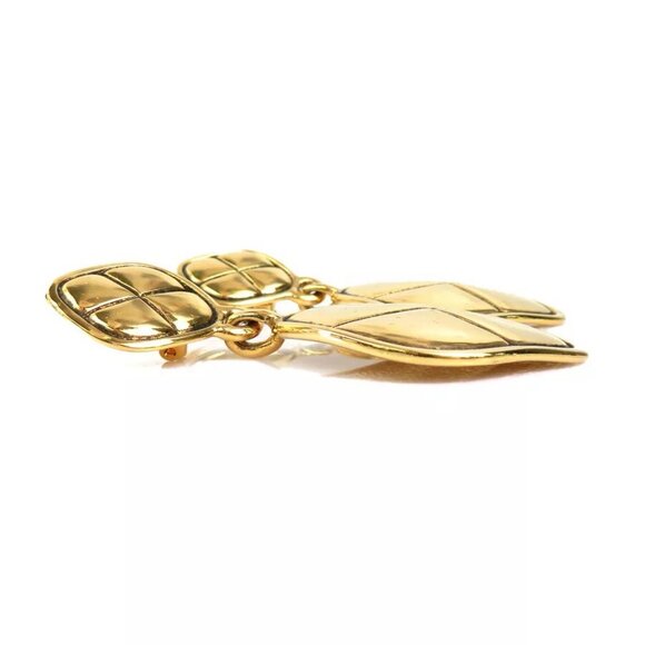 Auth CHANEL Clip on Earrings Gold Metal - Picture 13 of 16
